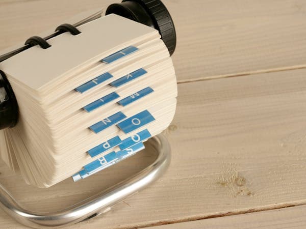 Flip-style address cards for contacts